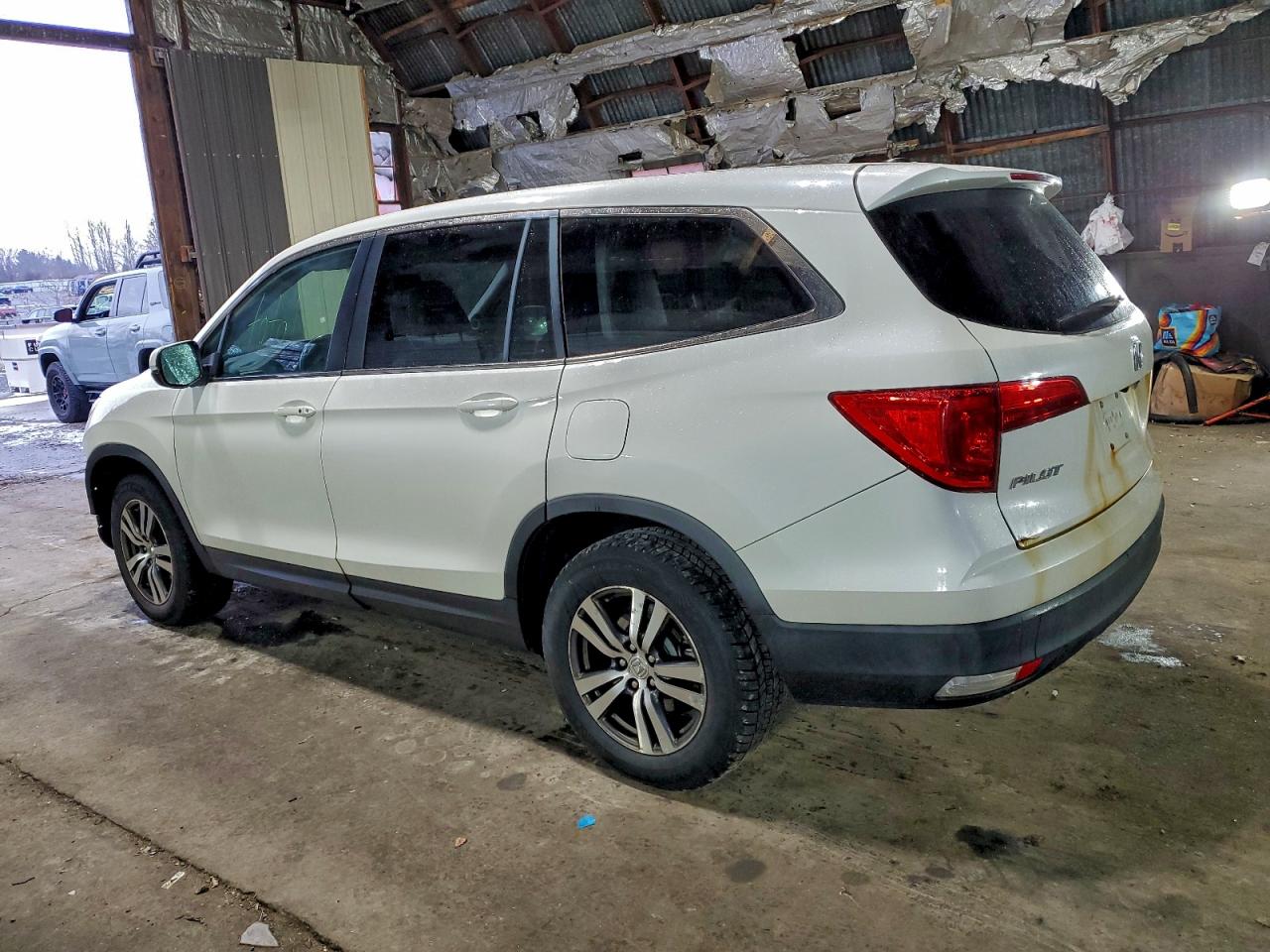 2016 HONDA PILOT EXLN photo 2