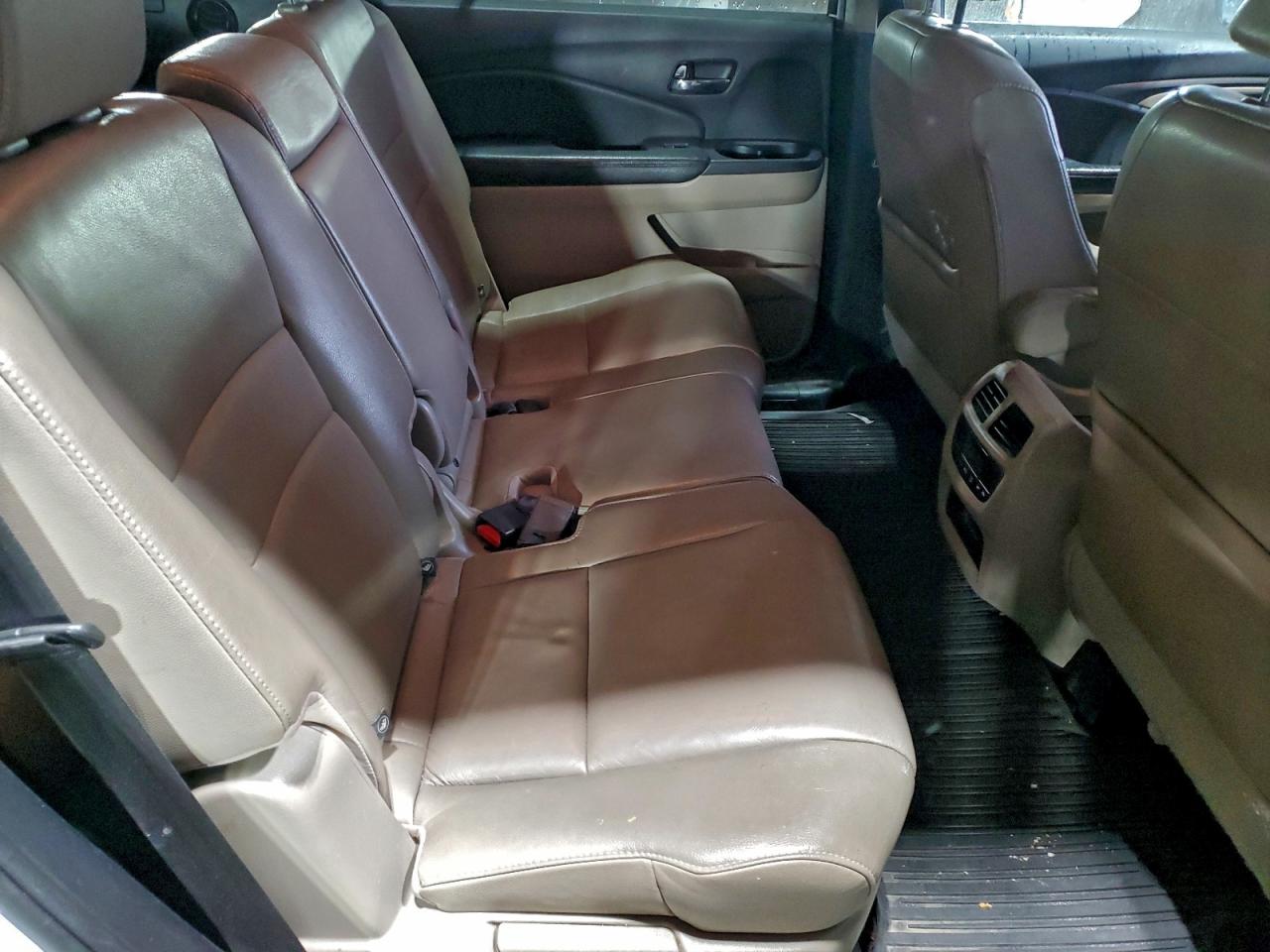 2016 HONDA PILOT EXLN photo 11