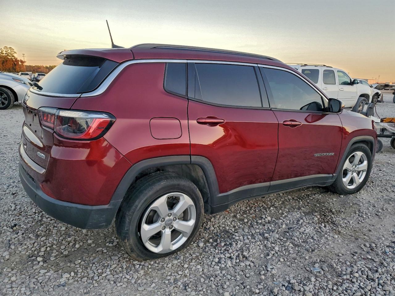 2021 JEEP COMPASS LATITUDE photo 3