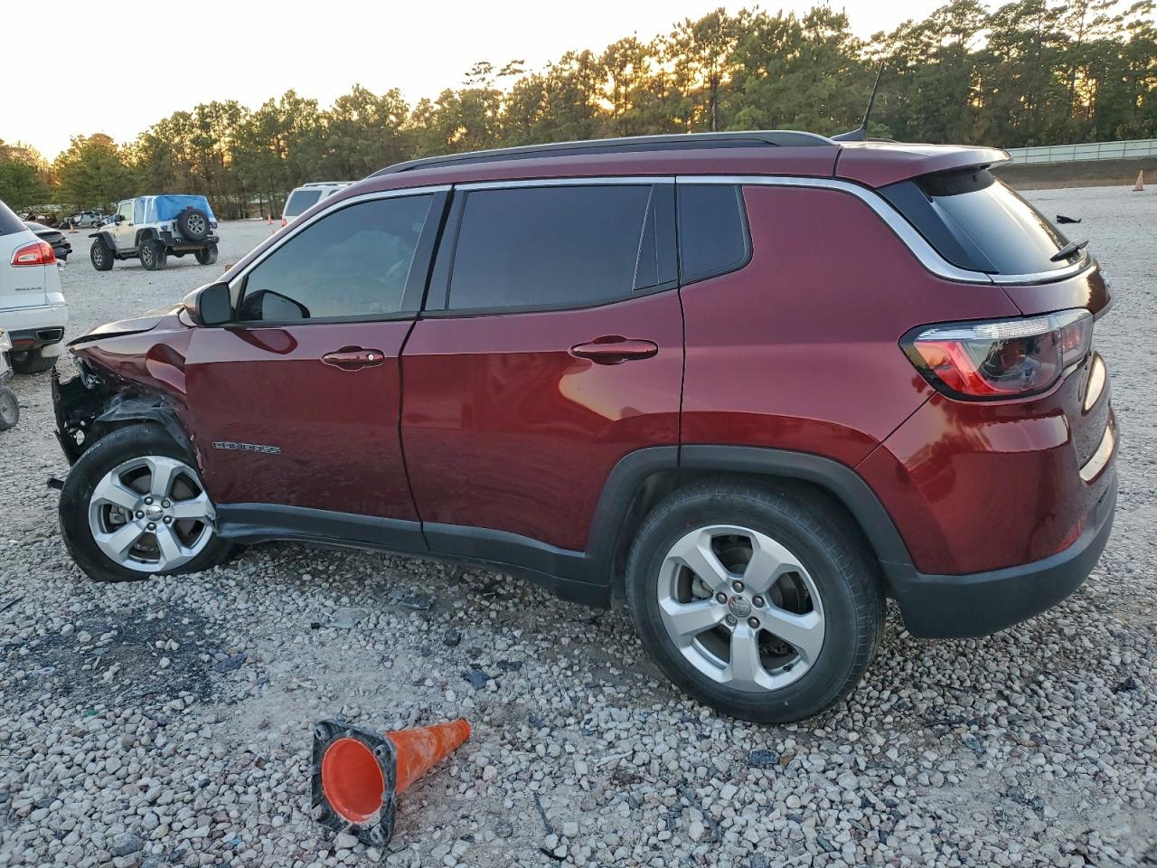 2021 JEEP COMPASS LATITUDE photo 2