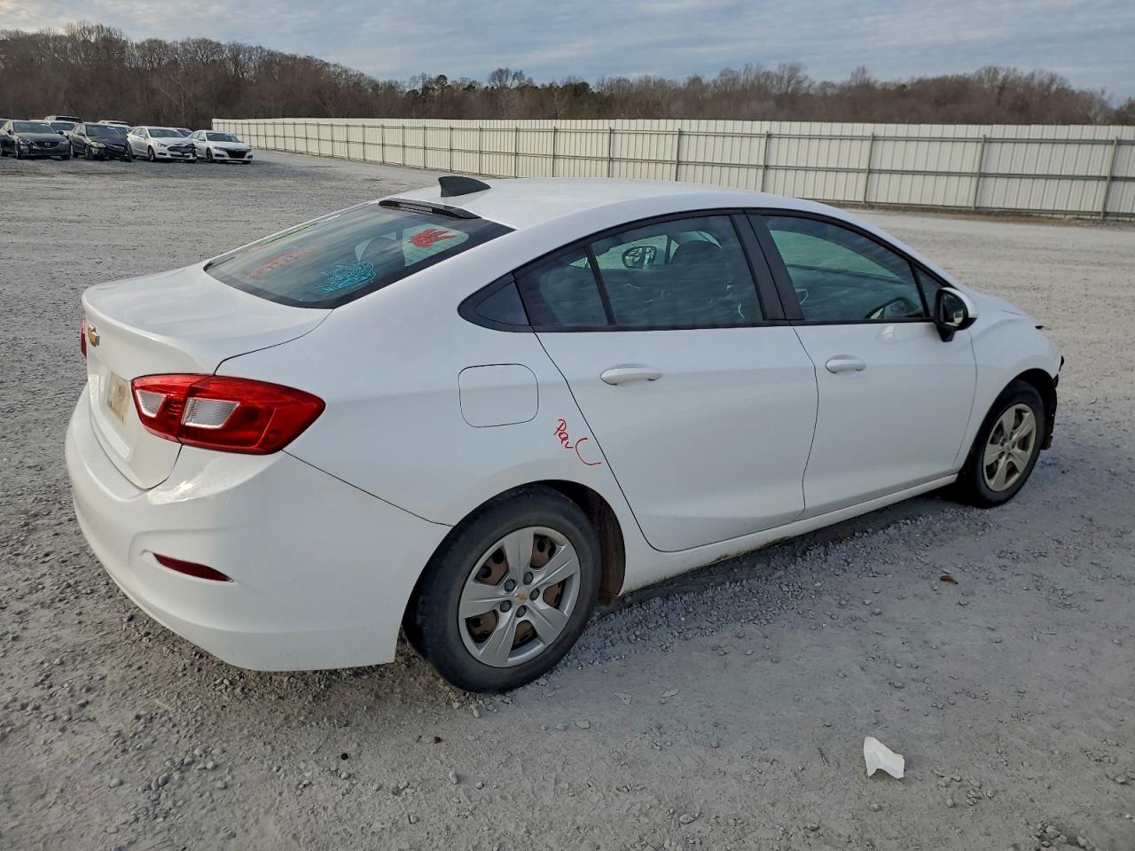 2017 CHEVROLET CRUZE LS photo 3