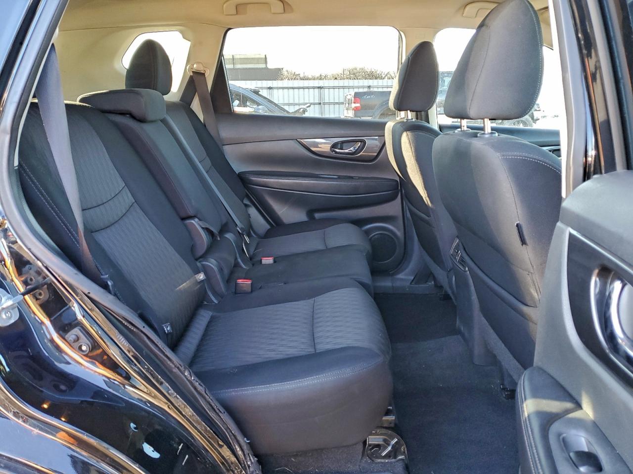 2017 NISSAN ROGUE SV photo 11