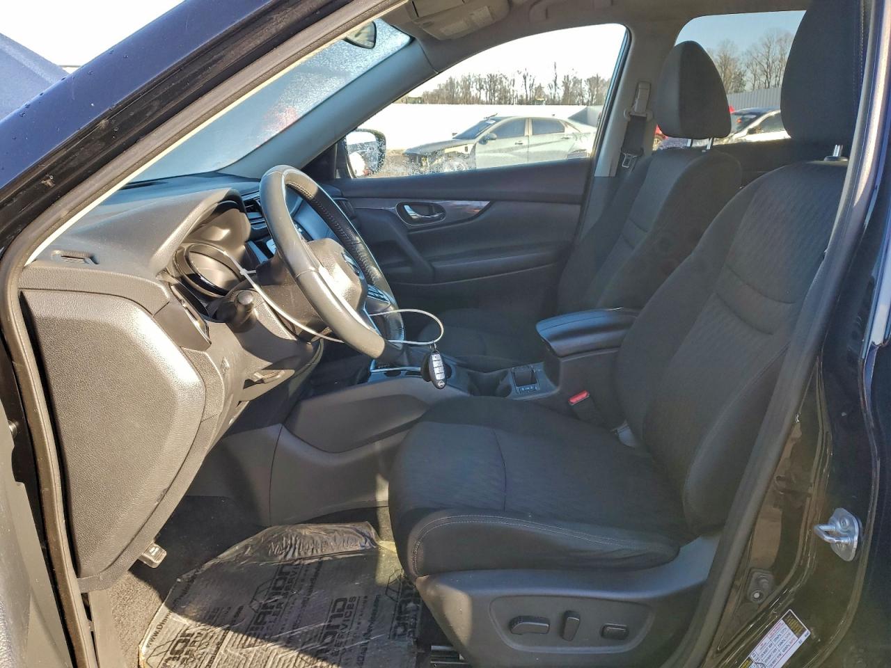 2017 NISSAN ROGUE SV photo 7