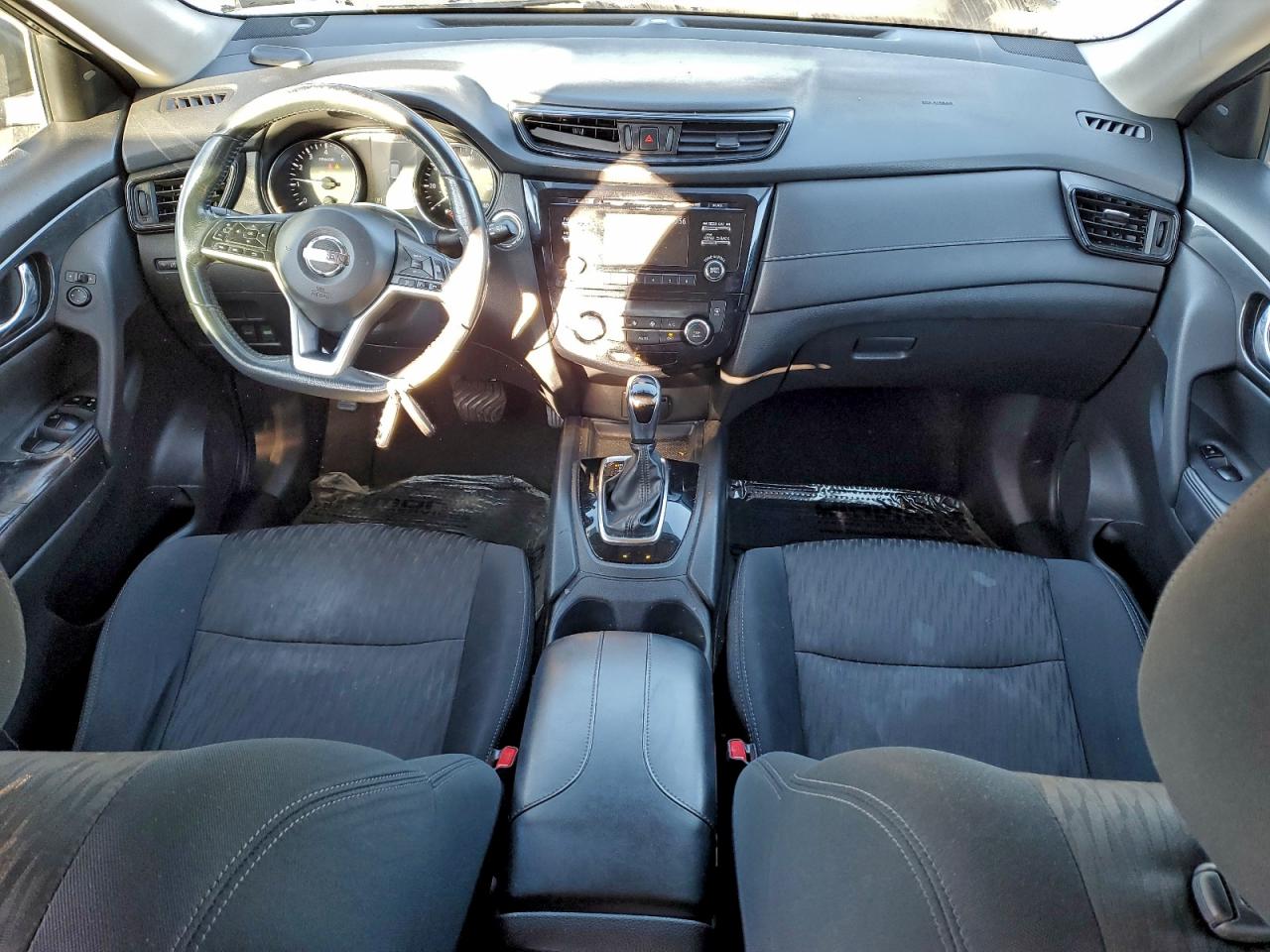 2017 NISSAN ROGUE SV photo 8