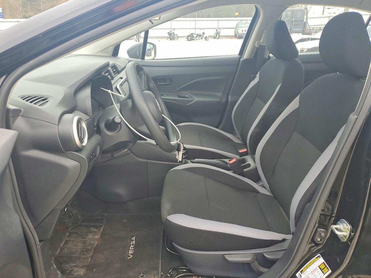 2025 NISSAN VERSA S photo 7