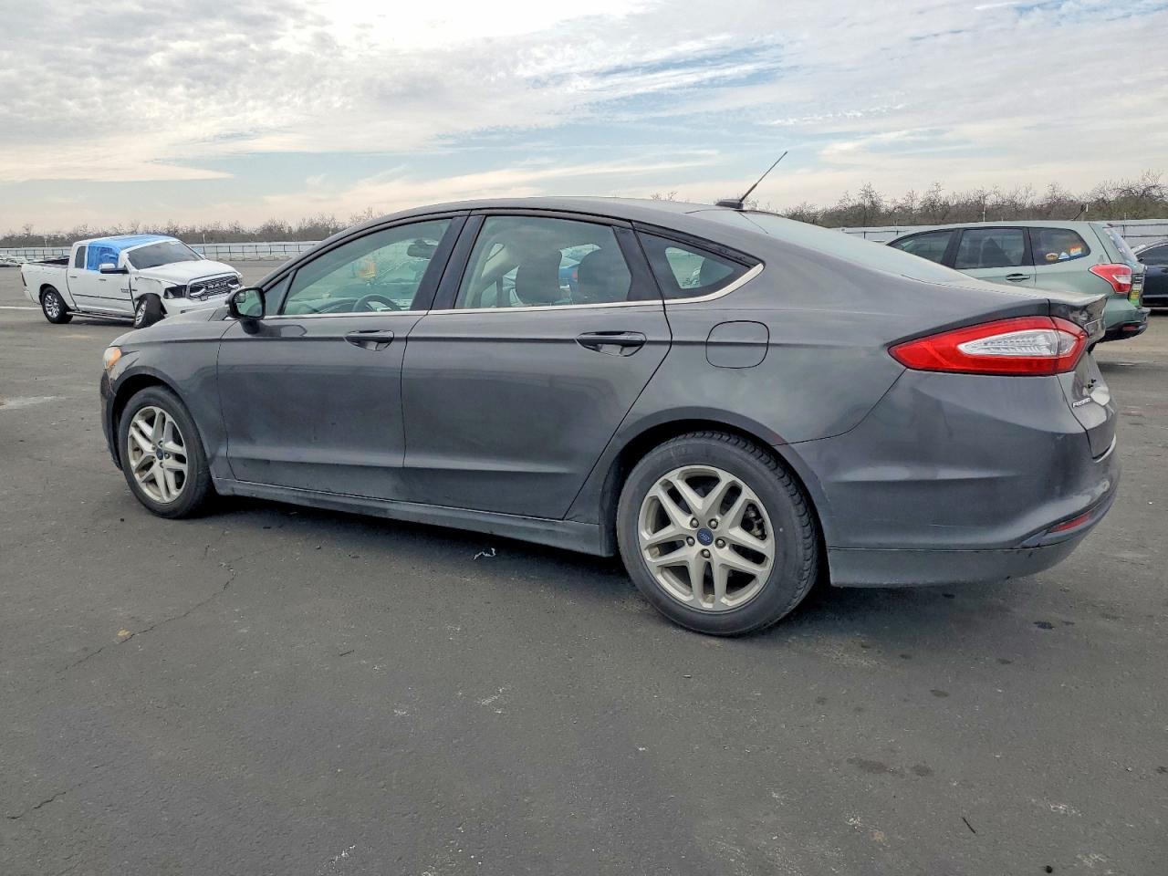 2016 FORD FUSION SE photo 2