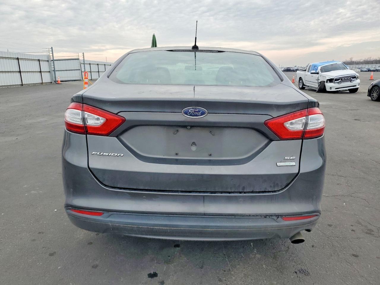 2016 FORD FUSION SE photo 6