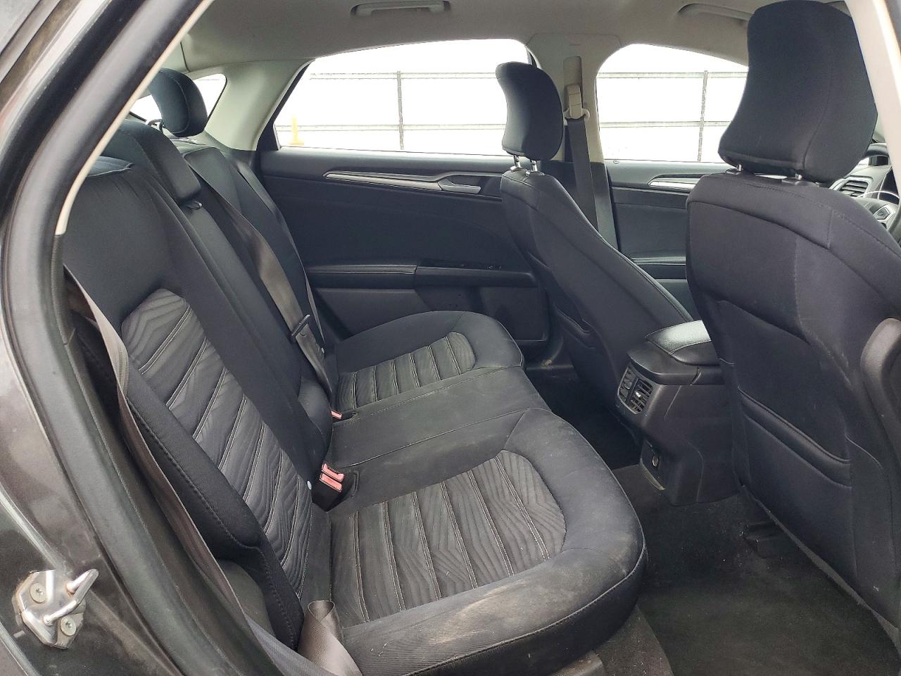 2016 FORD FUSION SE photo 10