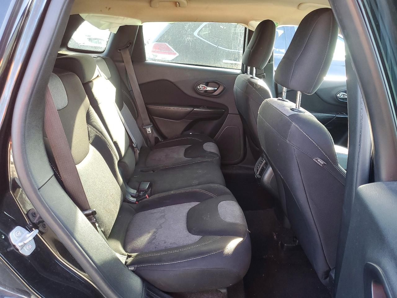 2016 JEEP CHEROKEE SPORT photo 21