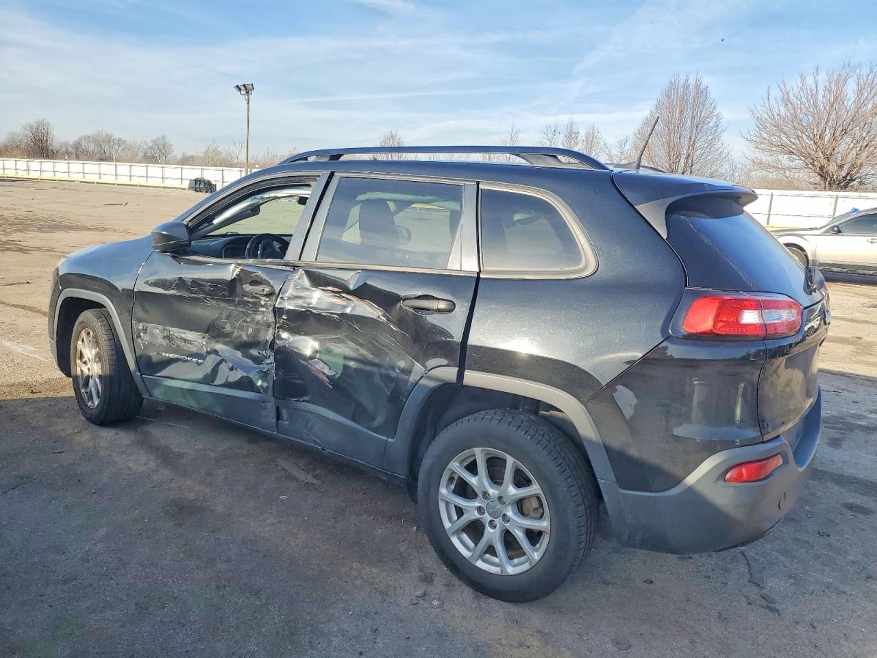 2016 JEEP CHEROKEE SPORT photo 3