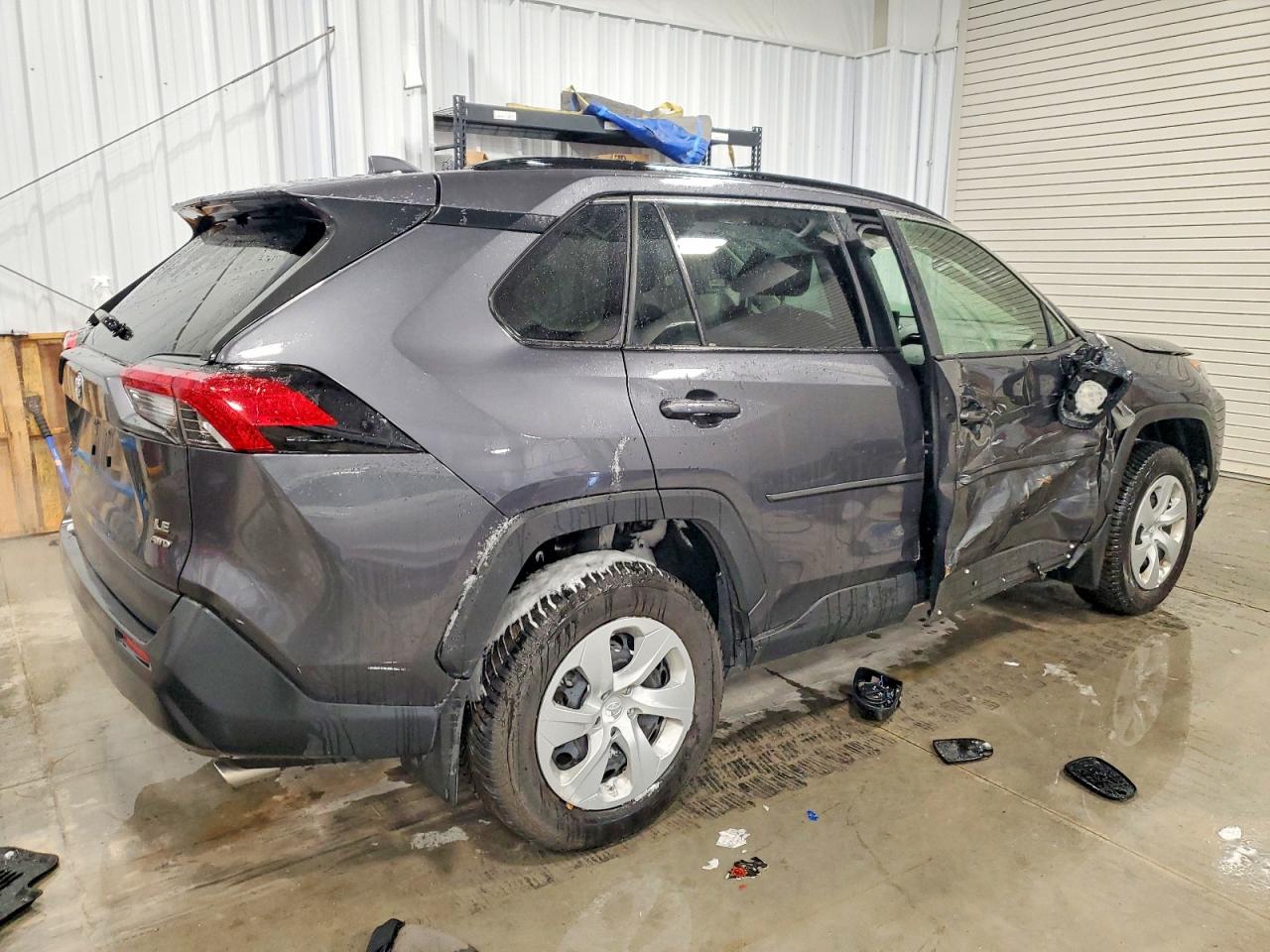 2019 TOYOTA RAV4 LE photo 3