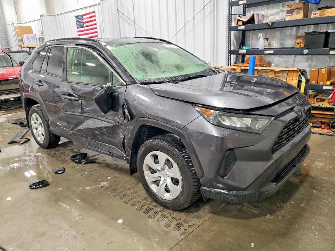 2019 TOYOTA RAV4 LE photo 4