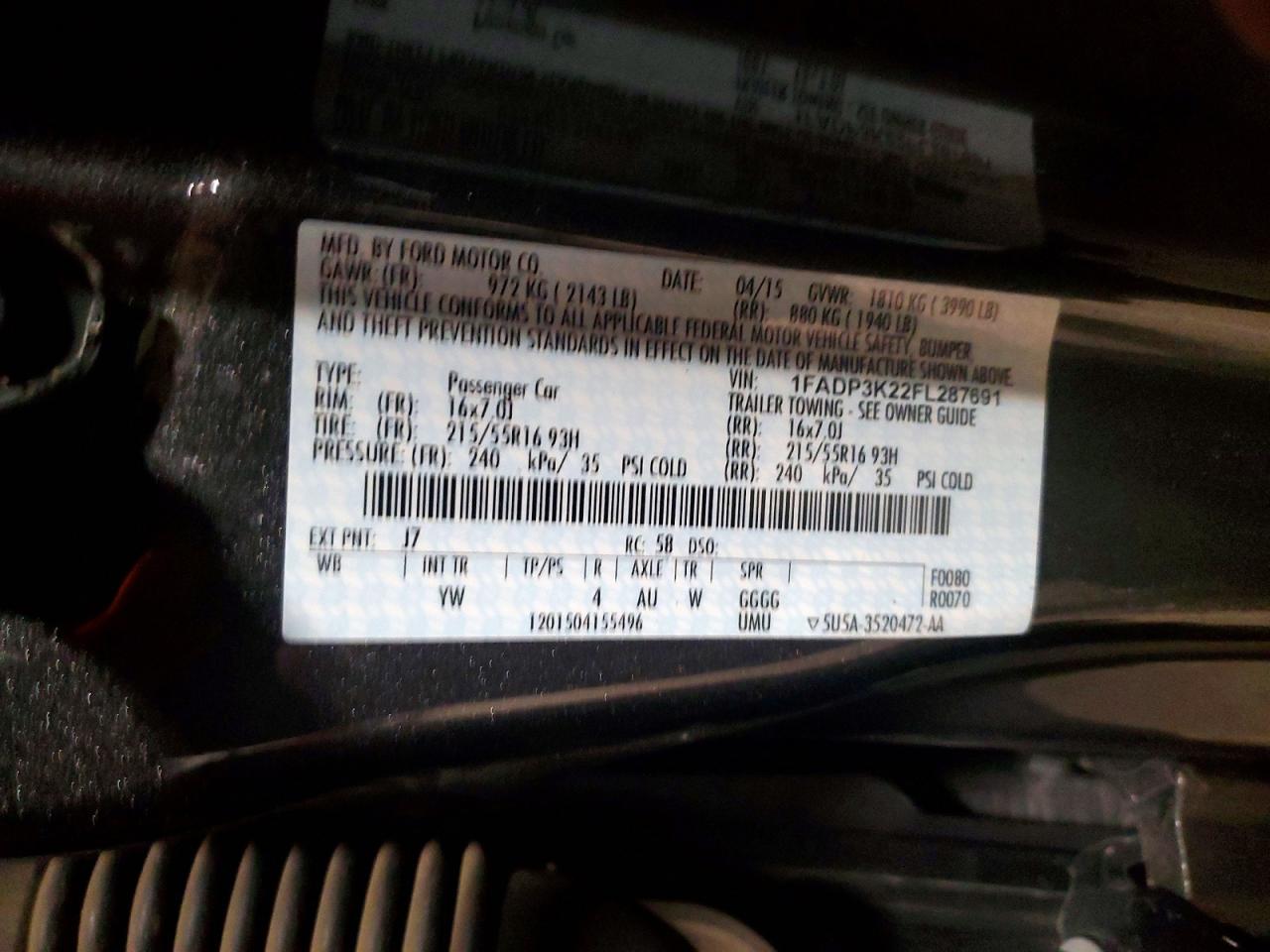 2015 FORD FOCUS SE photo 12