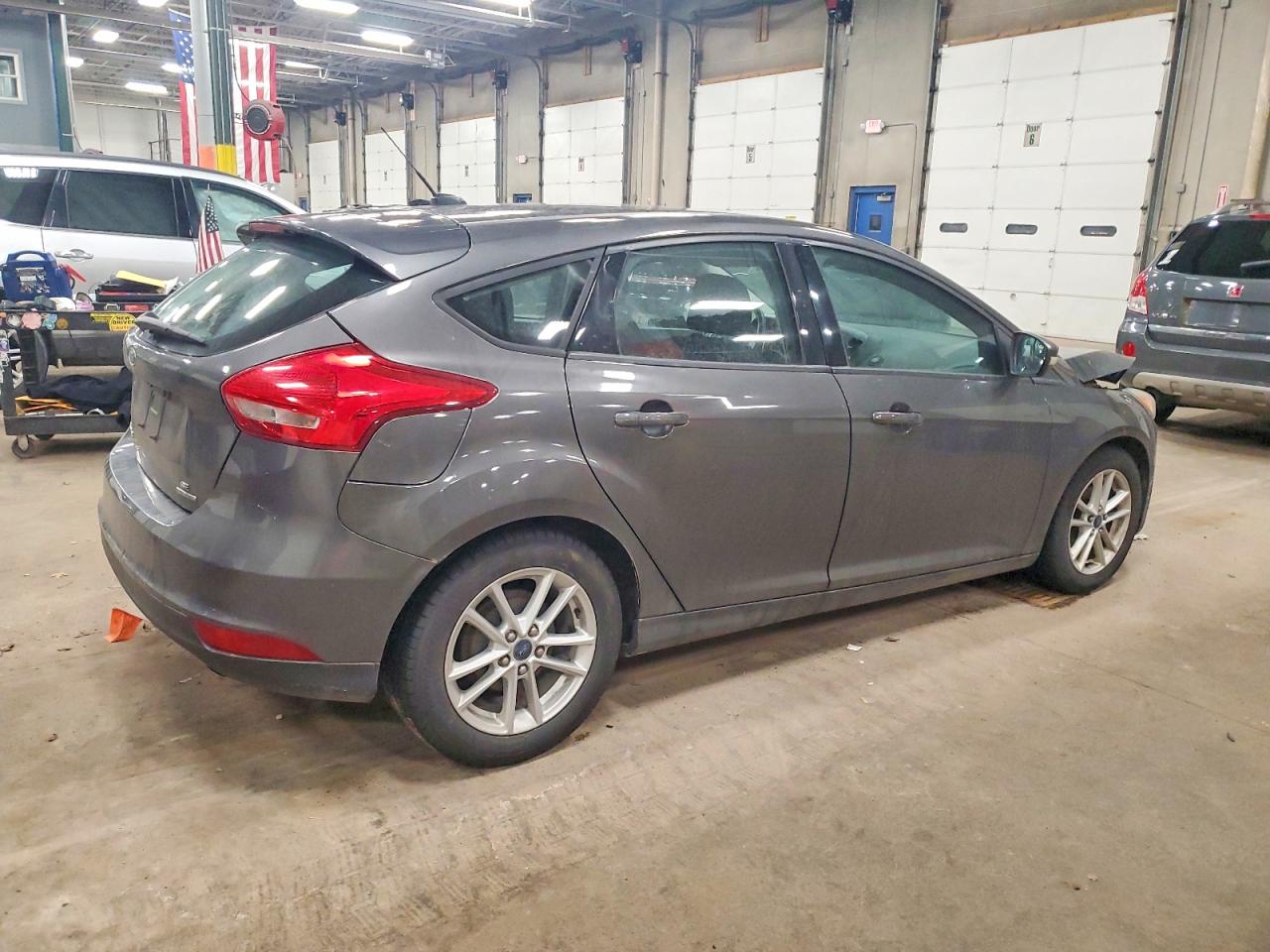 2015 FORD FOCUS SE photo 3