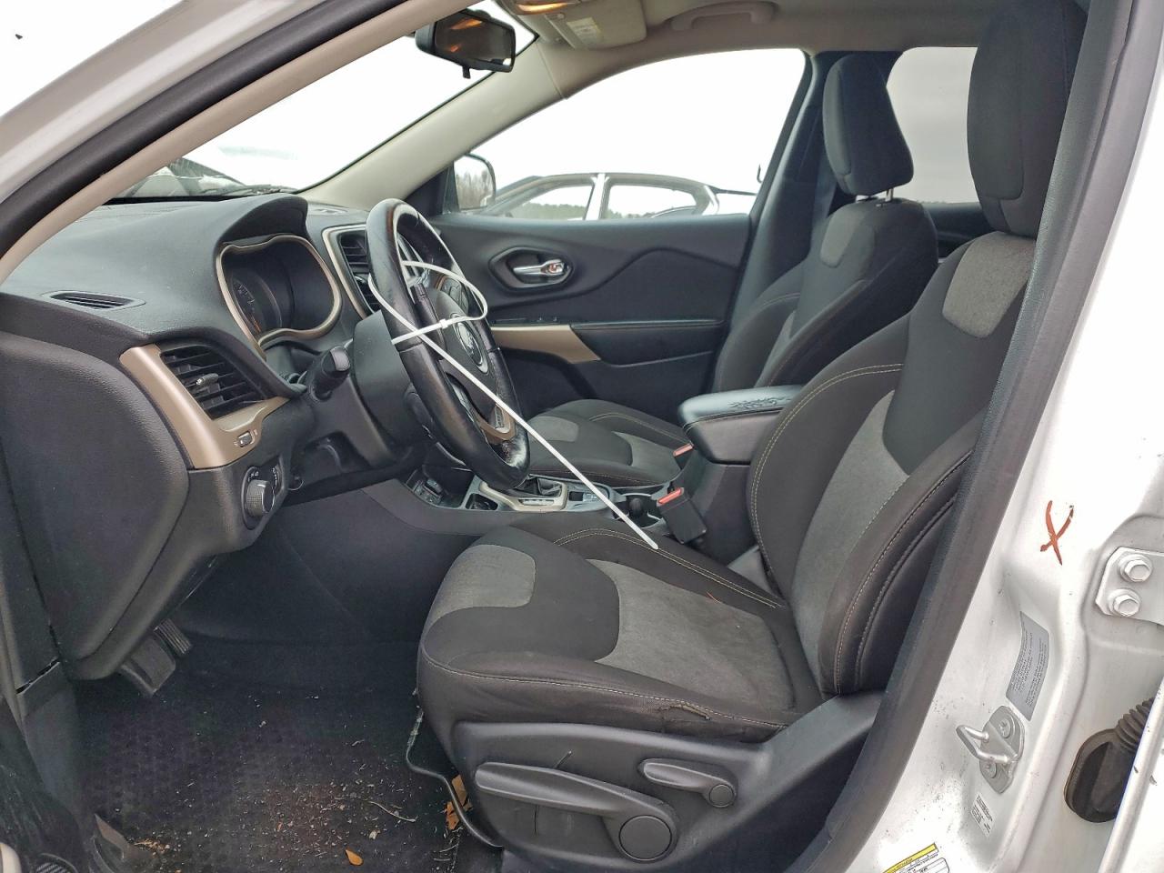 2017 JEEP CHEROKEE SPORT photo 7
