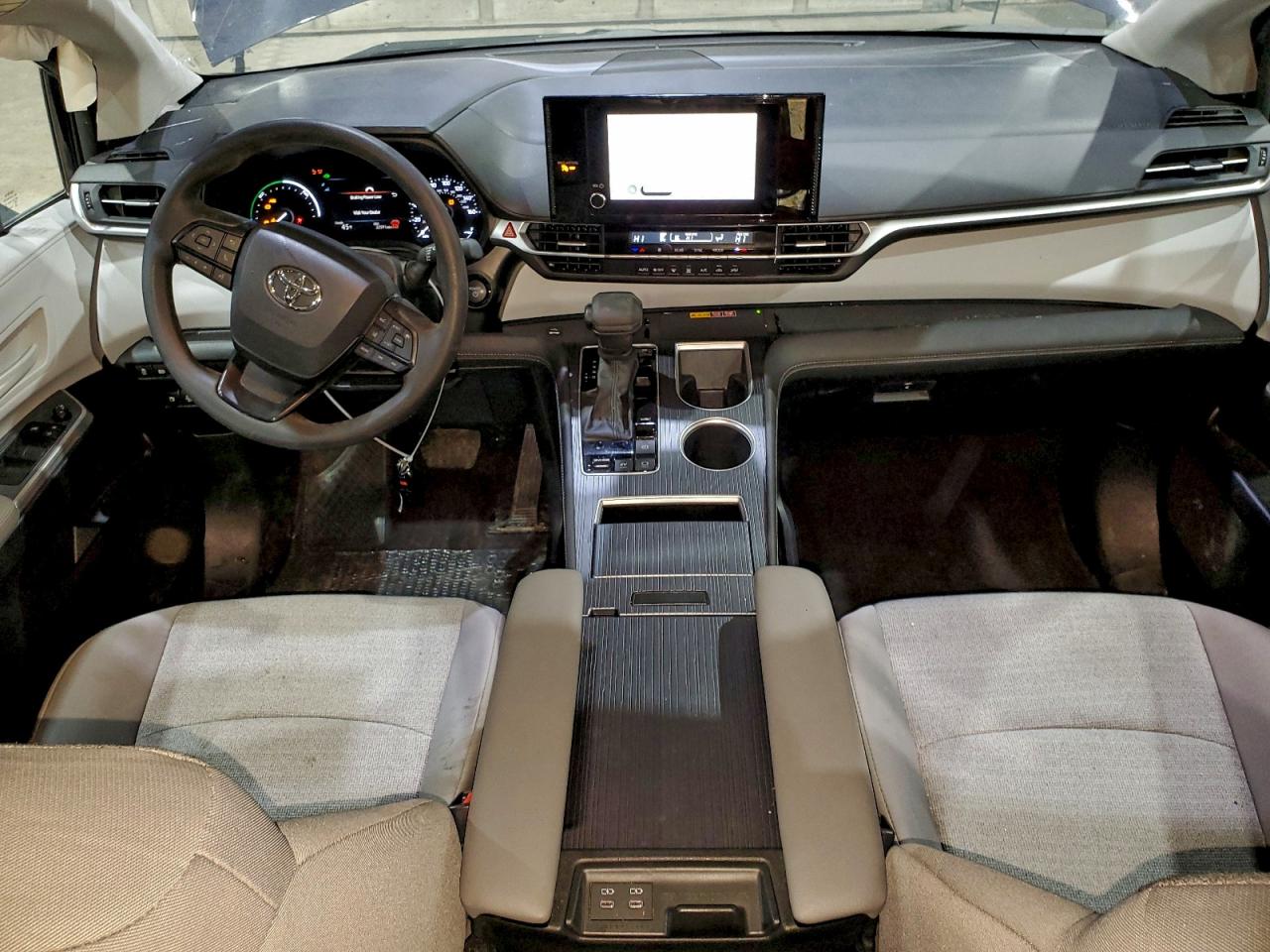 2025 TOYOTA SIENNA LE 8-PASSENGER photo 15
