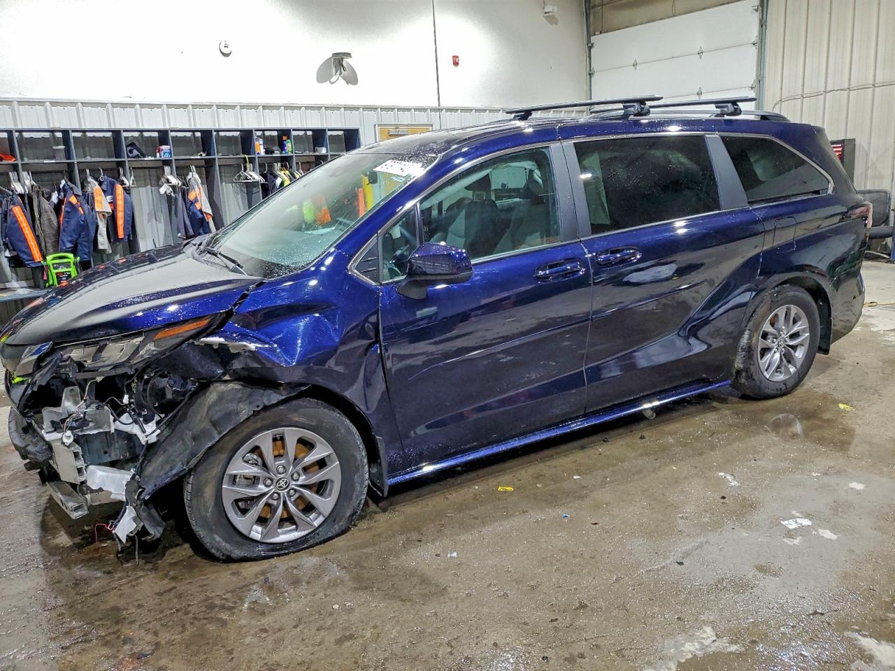2025 TOYOTA SIENNA