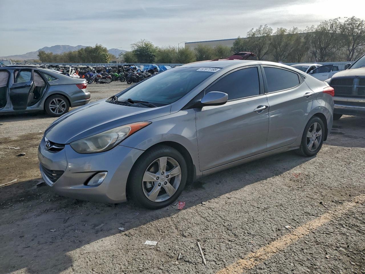 2013 HYUNDAI ELANTRA