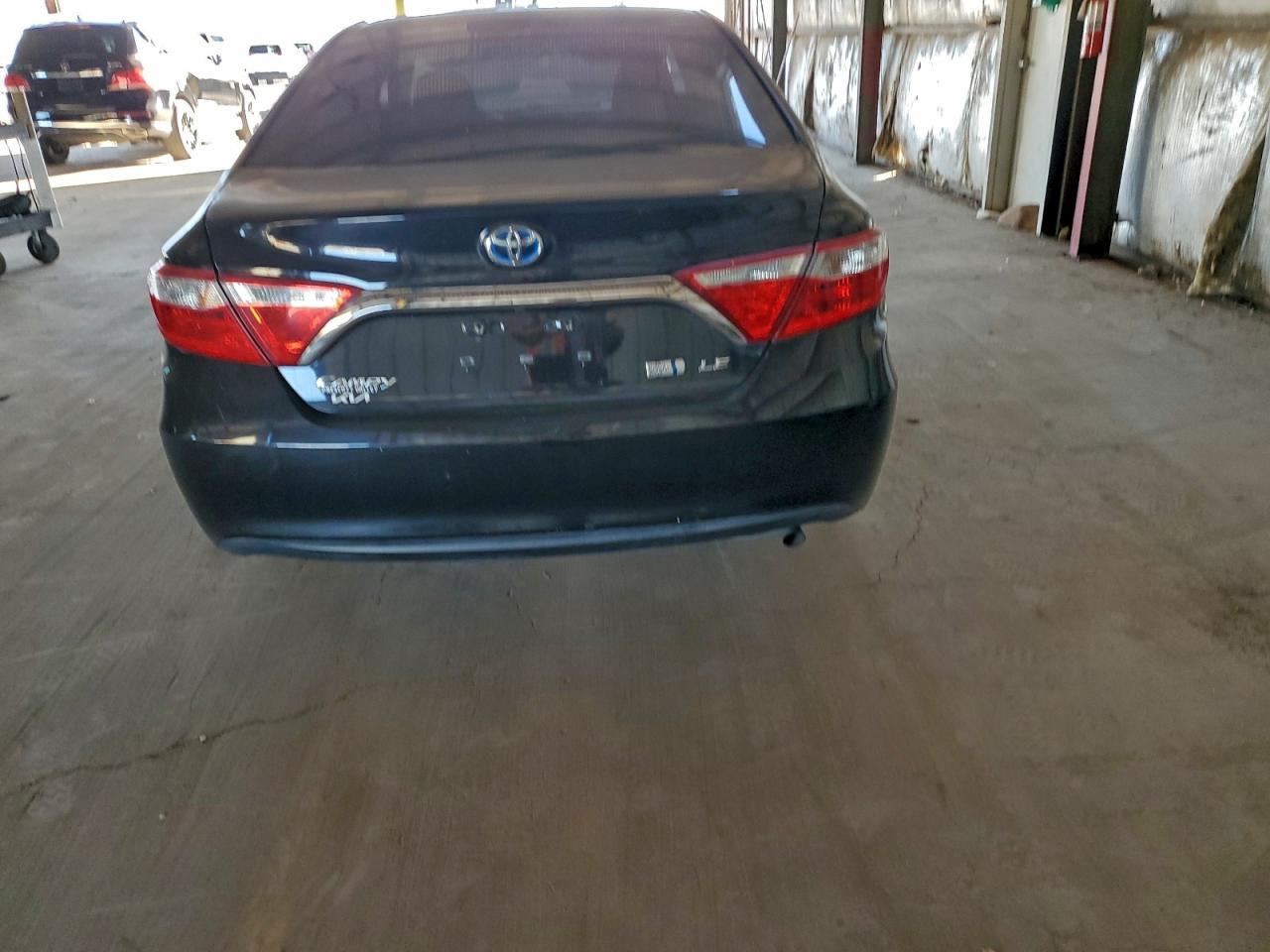 2017 TOYOTA CAMRY HYBRID photo 6