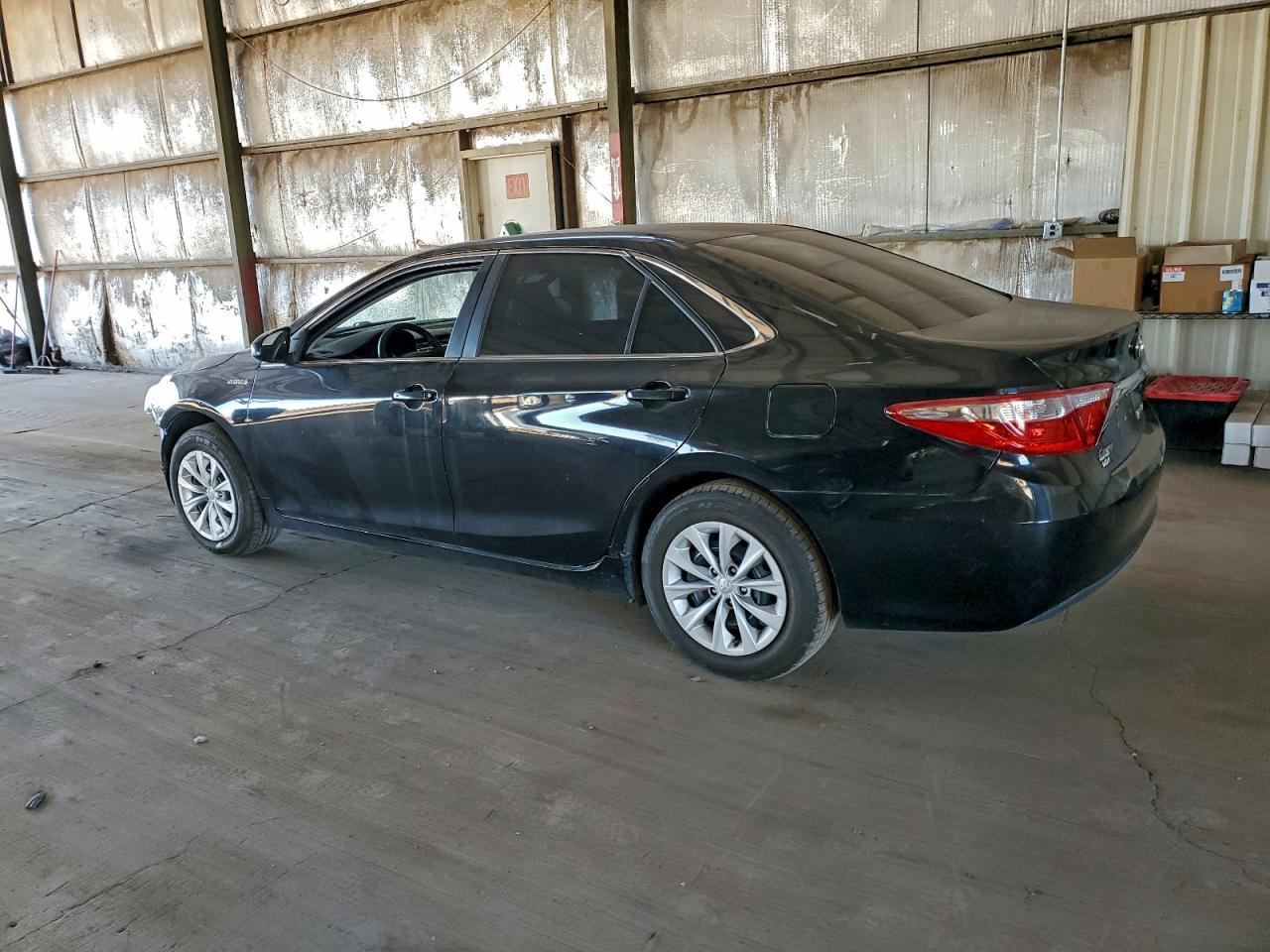 2017 TOYOTA CAMRY HYBRID photo 2