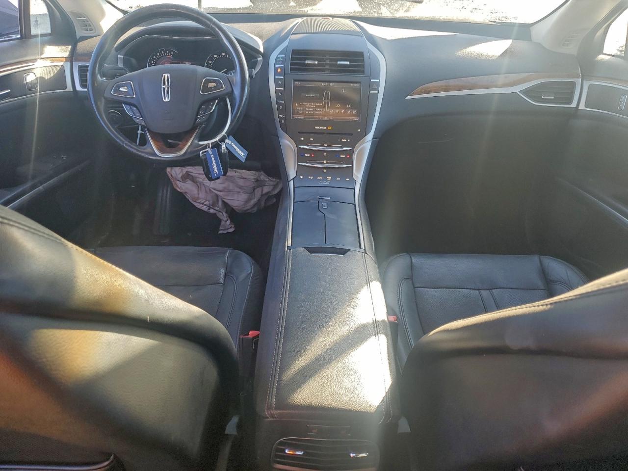 2015 LINCOLN MKZ photo 8