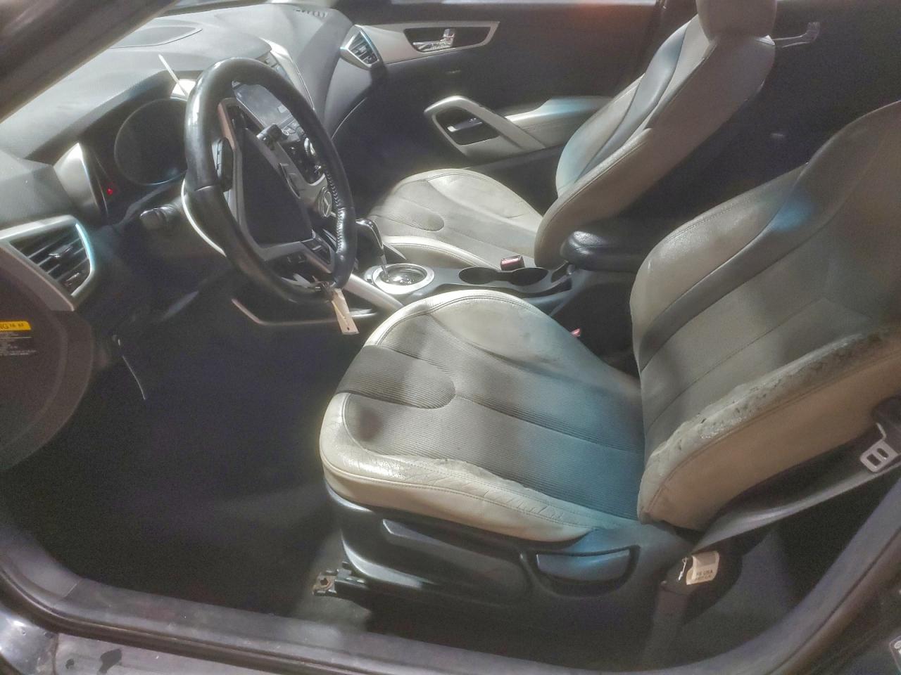 2012 HYUNDAI VELOSTER photo 13