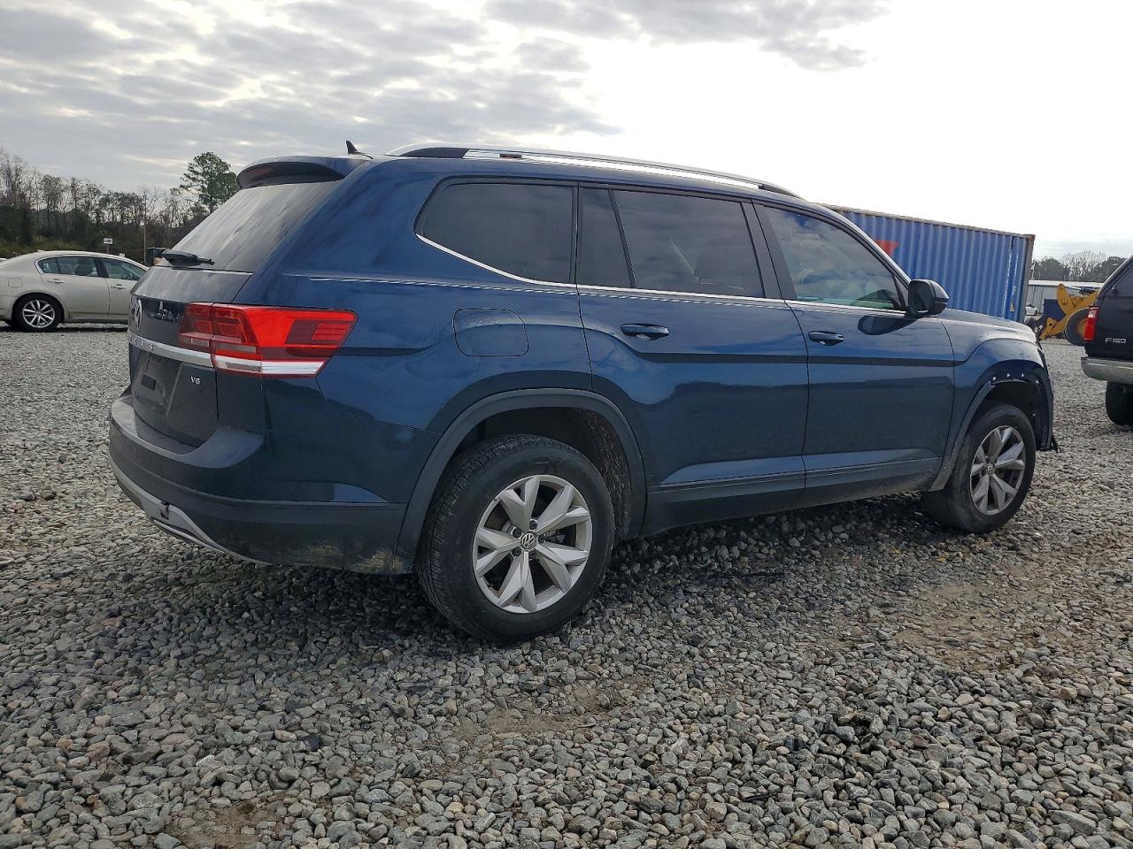 2018 VOLKSWAGEN ATLAS SE photo 3