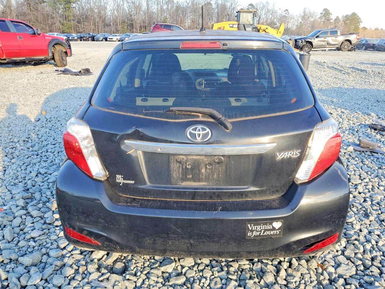 2012 TOYOTA YARIS photo 11