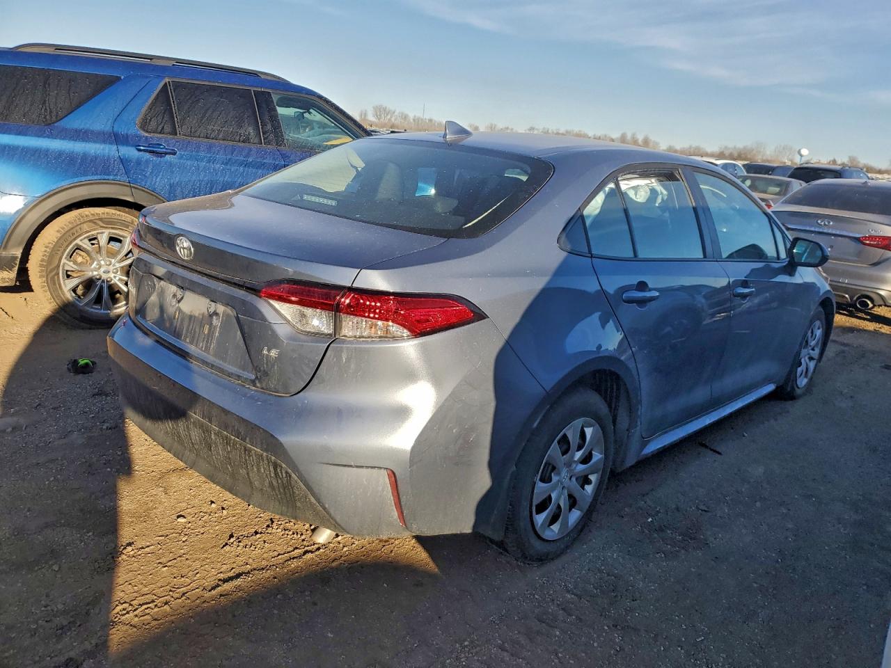 2025 TOYOTA COROLLA LE photo 3