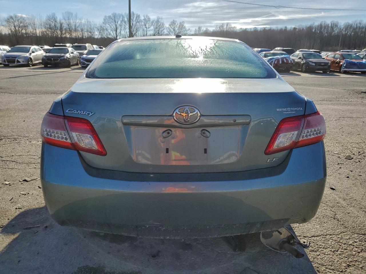 2011 TOYOTA CAMRY BASE photo 11