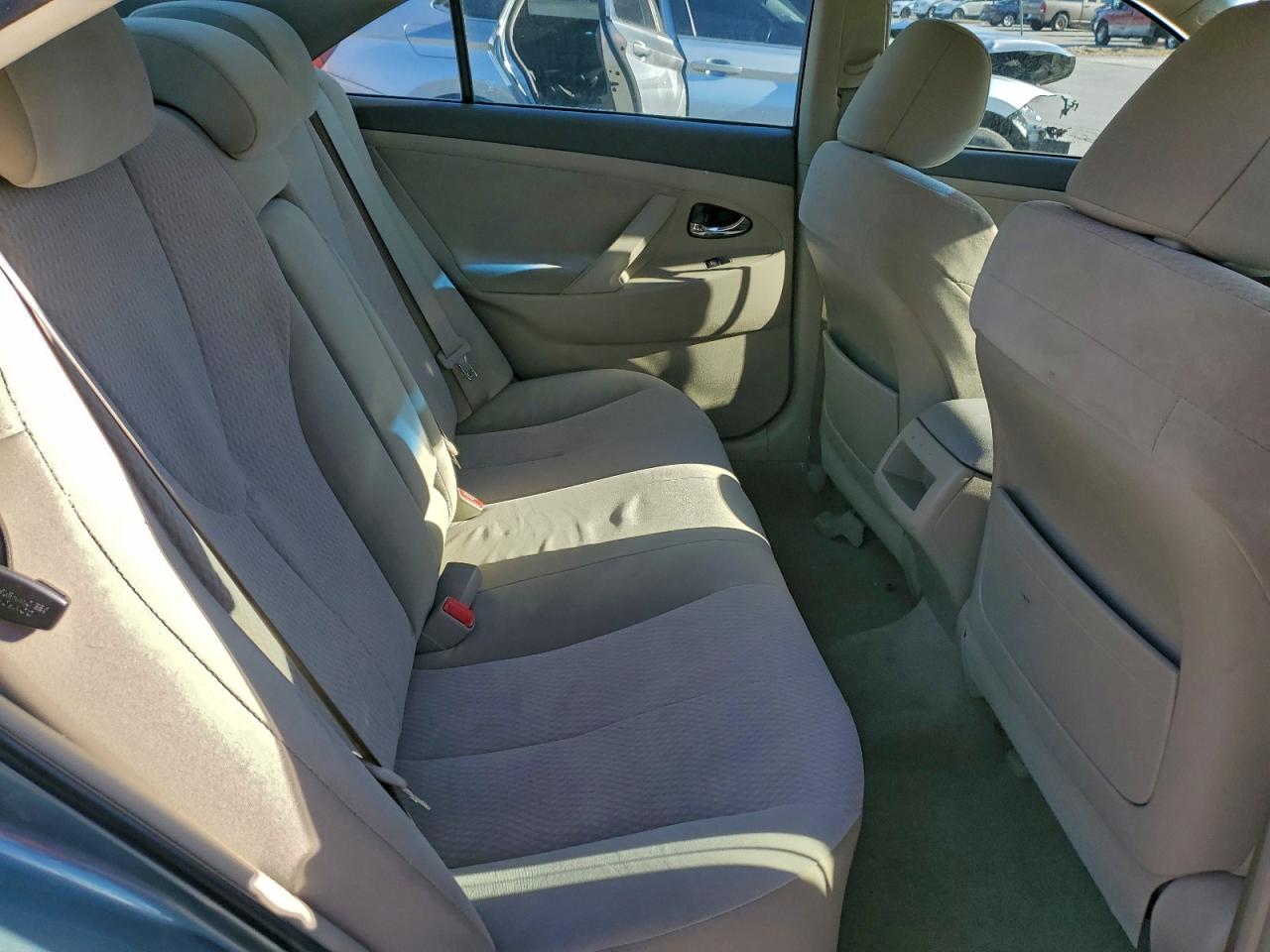 2011 TOYOTA CAMRY BASE photo 19