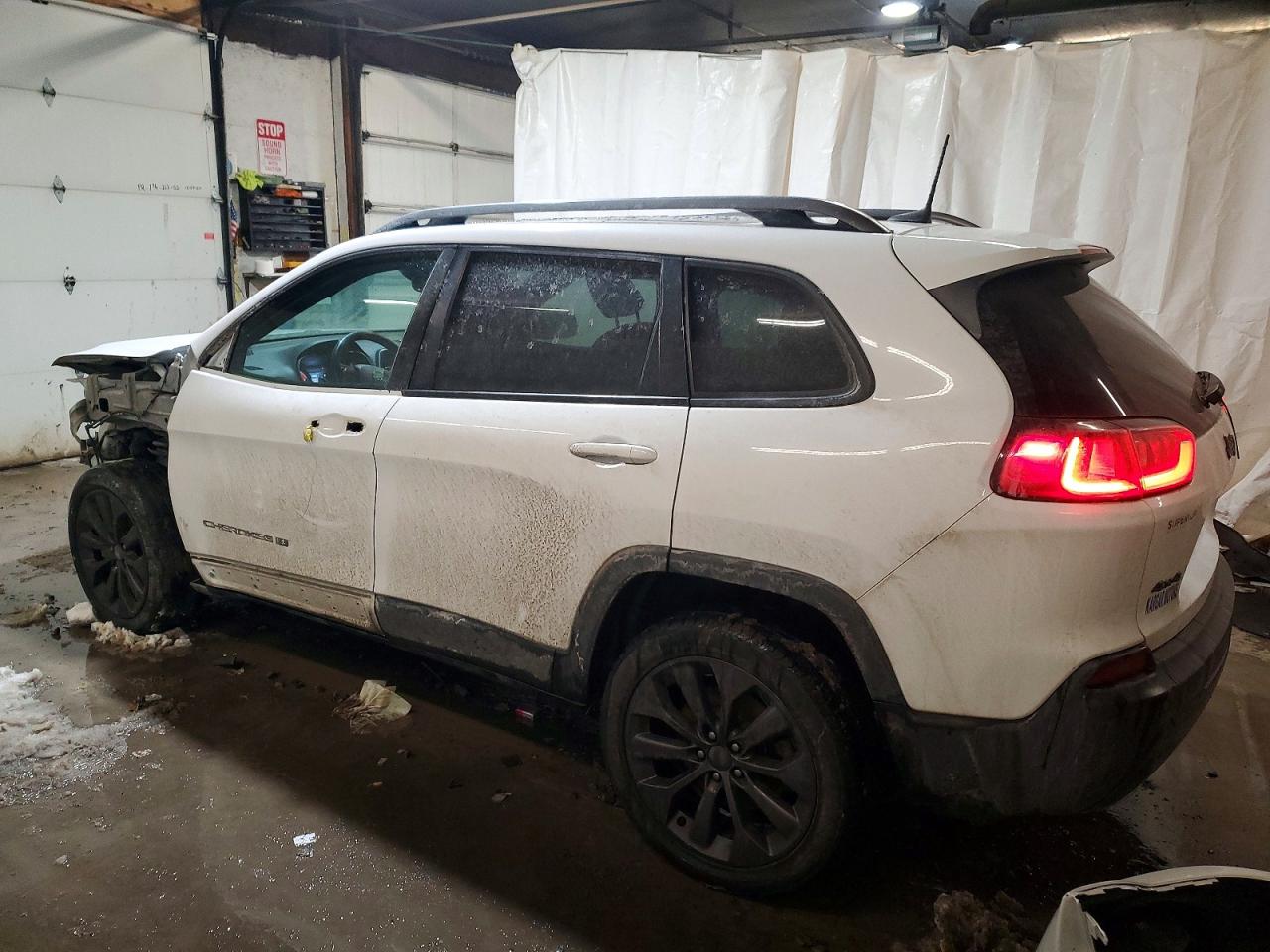 2021 JEEP CHEROKEE LATITUDE LUX photo 2