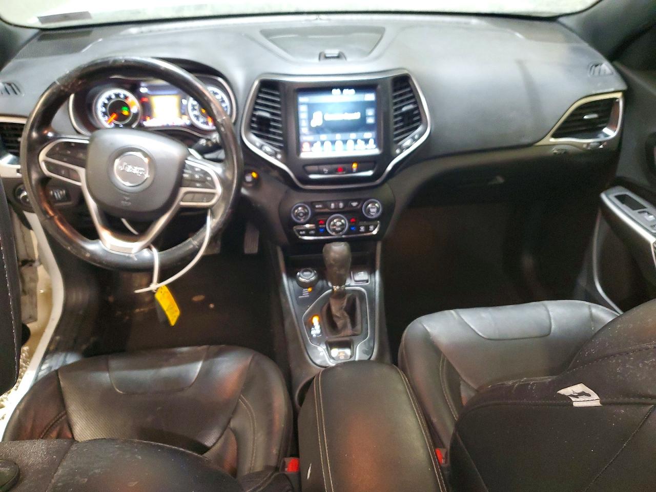 2021 JEEP CHEROKEE LATITUDE LUX photo 8