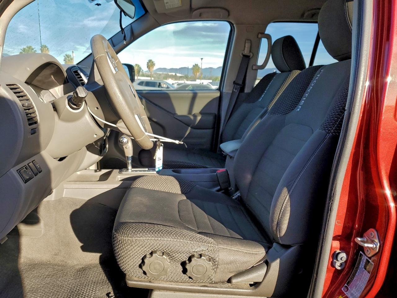 2019 NISSAN FRONTIER S photo 7