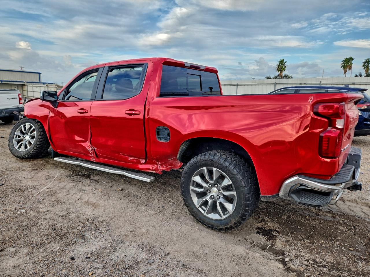 2019 CHEVROLET SILVERADO K1500 LT photo 3