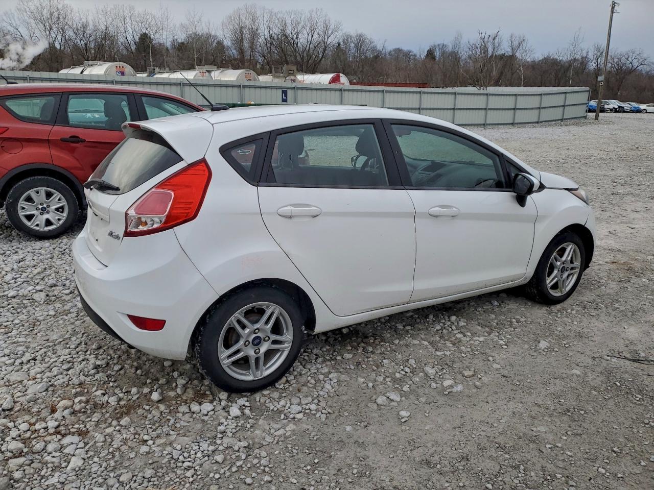 2018 FORD FIESTA SE photo 5