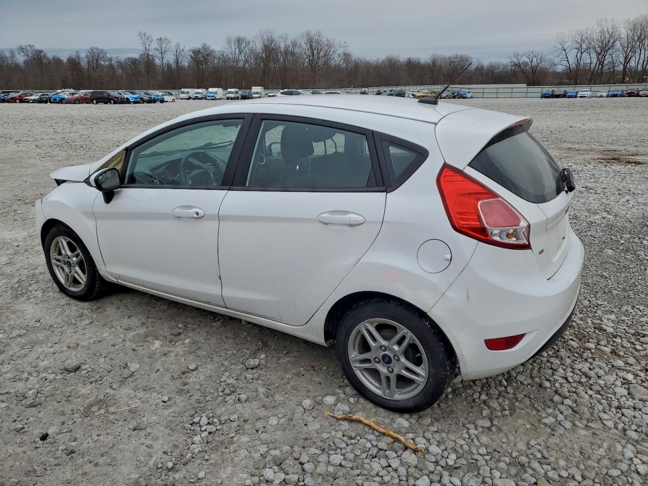 2018 FORD FIESTA SE photo 3