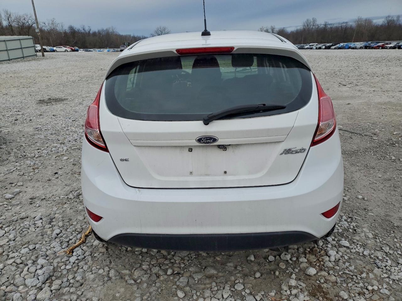 2018 FORD FIESTA SE photo 11
