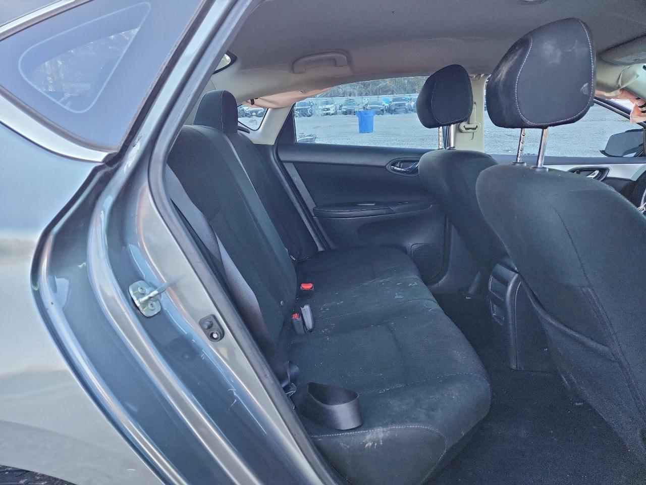 2019 NISSAN SENTRA S photo 10
