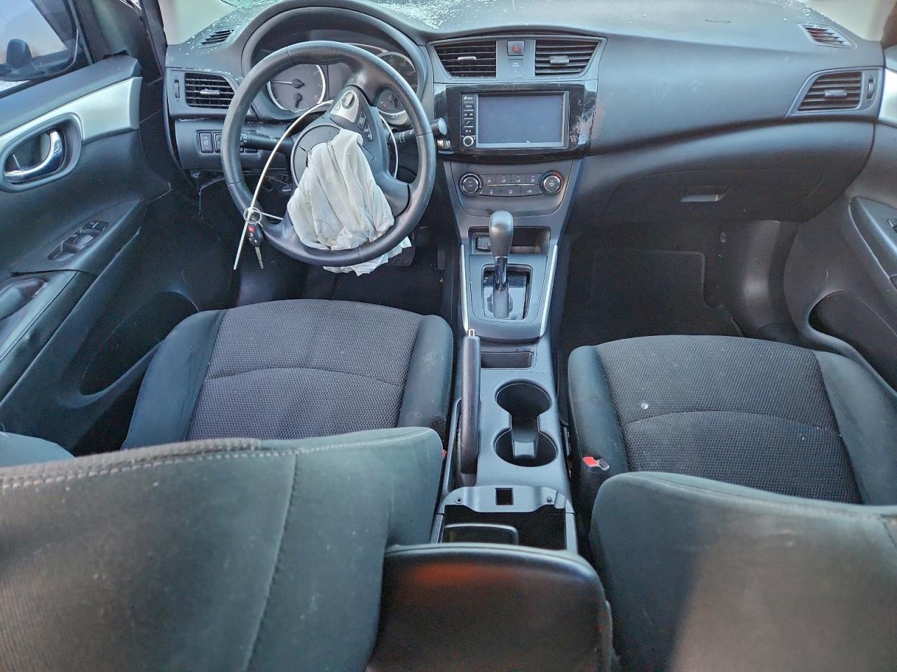2019 NISSAN SENTRA S photo 8
