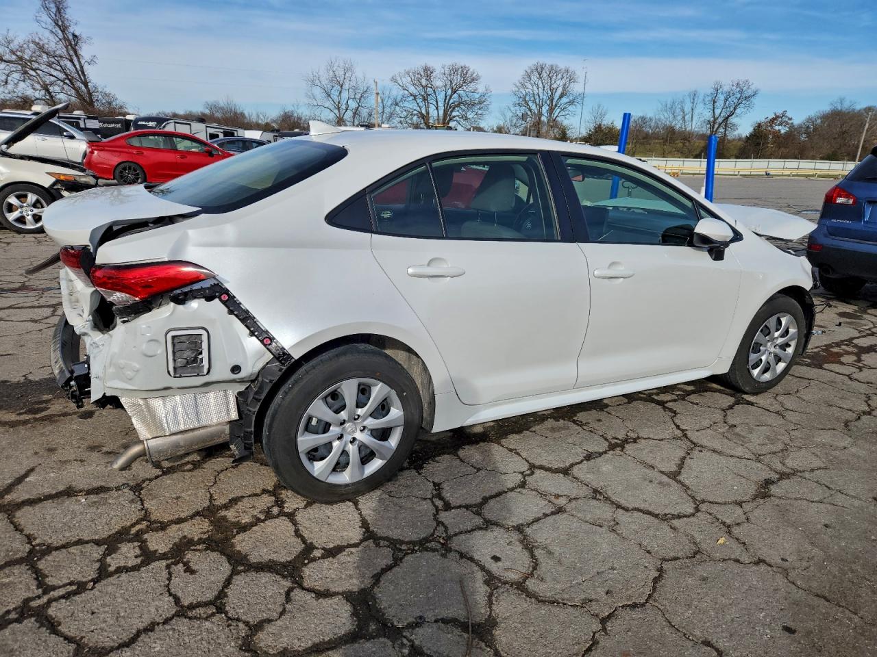 2024 TOYOTA COROLLA LE photo 3
