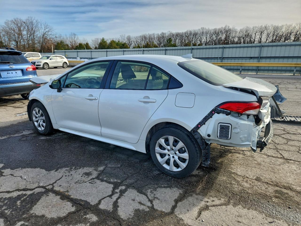 2024 TOYOTA COROLLA LE photo 2