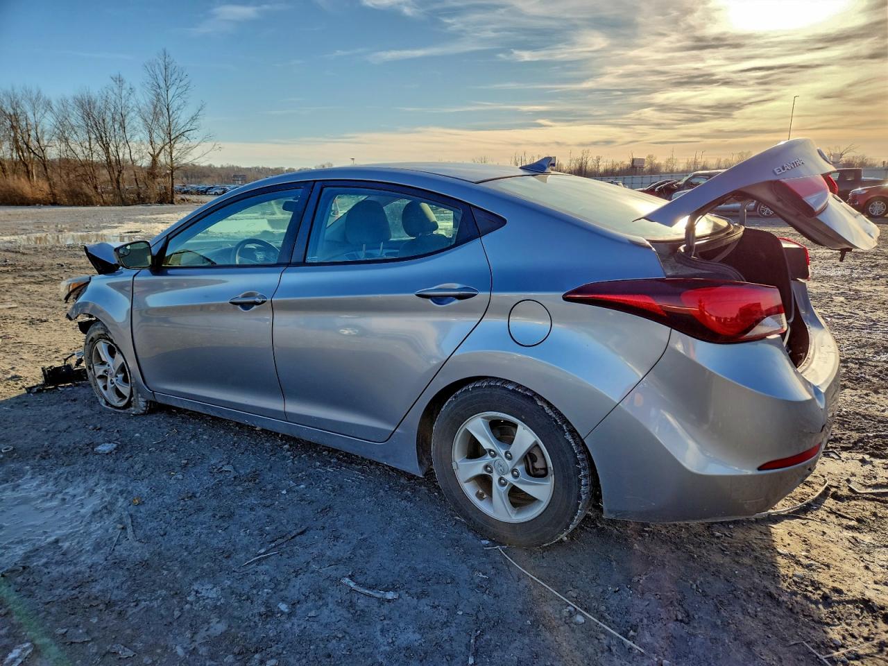 2015 HYUNDAI ELANTRA SE photo 3