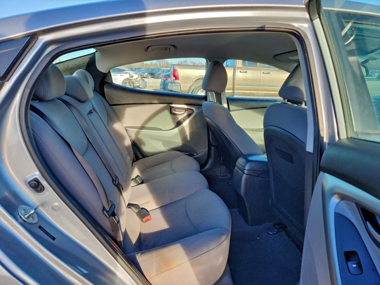 2015 HYUNDAI ELANTRA SE photo 19
