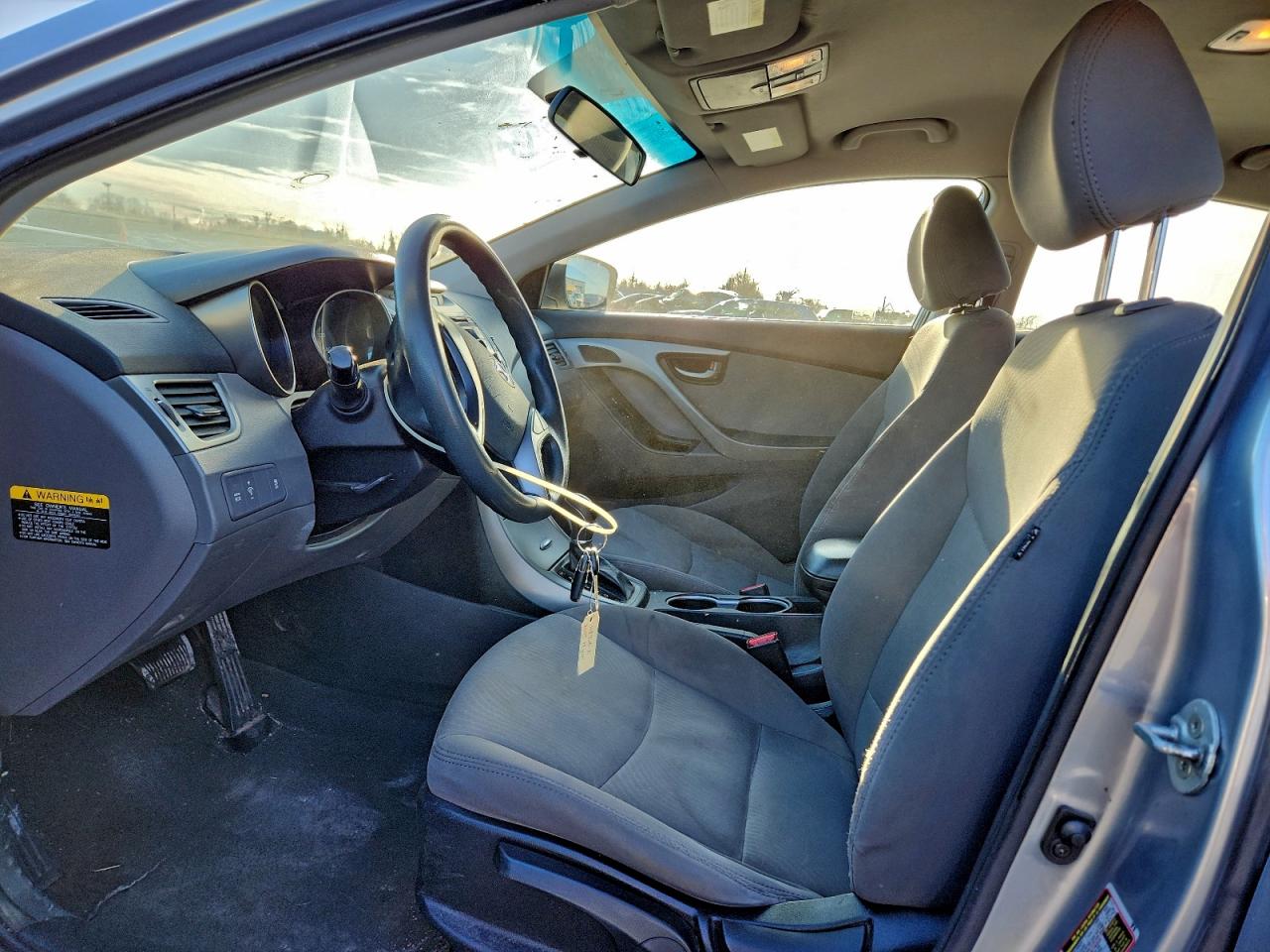 2015 HYUNDAI ELANTRA SE photo 13