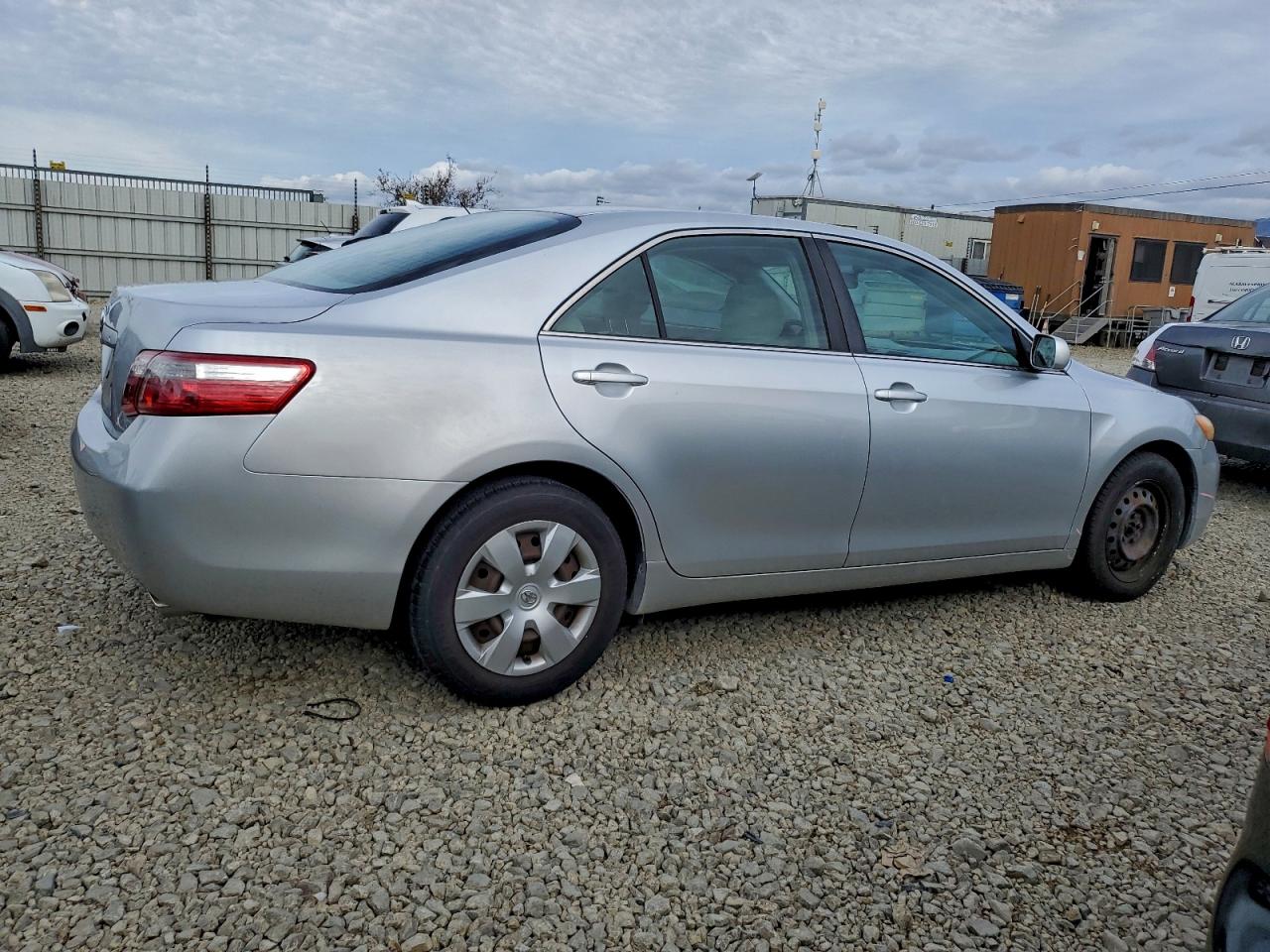 2007 TOYOTA CAMRY LE photo 3
