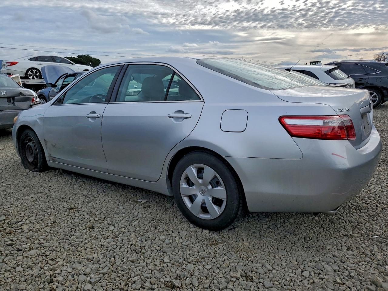 2007 TOYOTA CAMRY LE photo 2