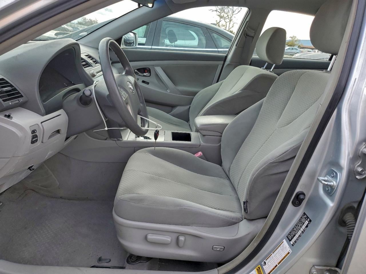 2007 TOYOTA CAMRY LE photo 7