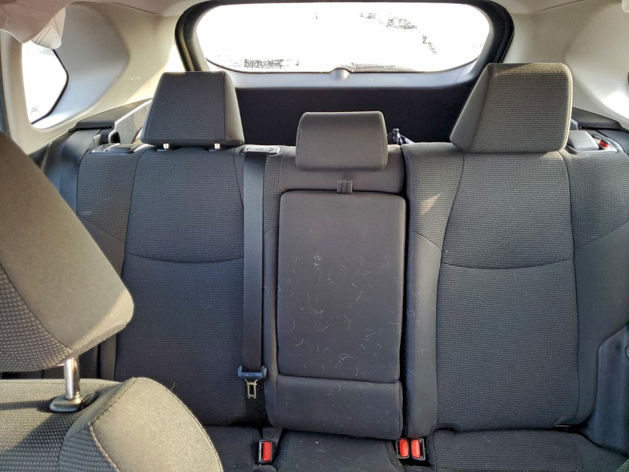 2019 TOYOTA RAV4 LE photo 10