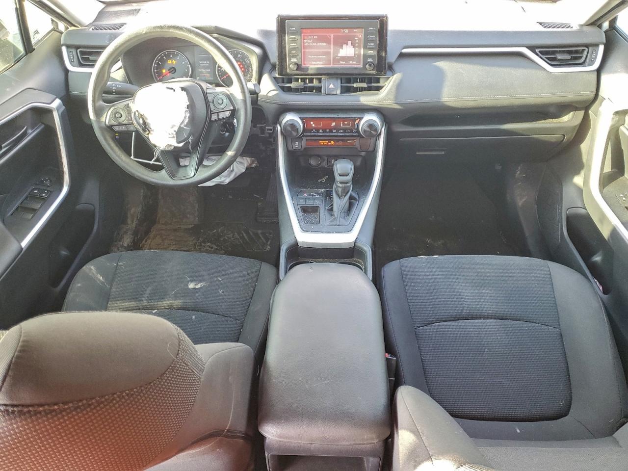 2019 TOYOTA RAV4 LE photo 8